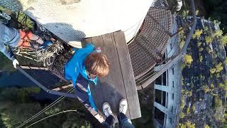 Представь, что сзади мягкое кресло. Ropejumping