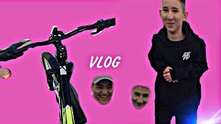 ПОКАТУШКИ на ВЕЛОСИПЕДАХ с ДРУЗЬЯМИ|VLOG|