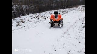 Самодельный квадроцикл ИЖ ЮПИТЕР 3 выезд в зимнее время. Андрей наворачивает круги вокруг строения