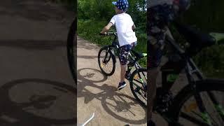 Покатушки на велосипедах по деревне.