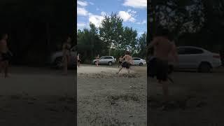 НА РЕЧКЕ)))