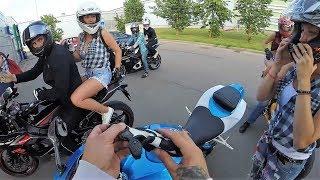 КАТАЕМ ДЕВУШЕК на МОТОЦИКЛЕ им СТРАШНО