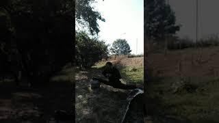 Сгибаем Гвоздь в позе шпагат на  камнях