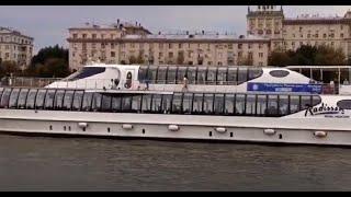 Moscow walks  "ПАРАД" теплоходов на Москве - реке.