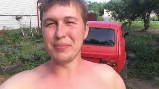 Красная ракета. Не чего не сделал а выходные прошли . Нива 2121. Нива на автомате.
