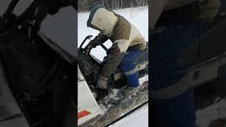 Ехали в избу, но на буране не пошло топлево