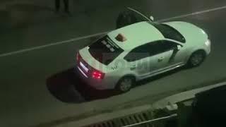 В Сочи толпа людей напала с кулаками на водителя такси