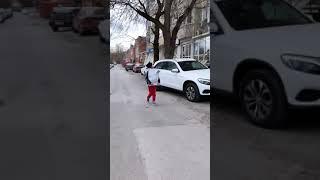 Акула Лизка и Электросамокат