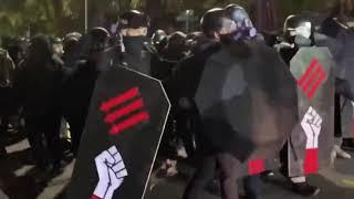 "БОРЮНЫ ЗА СПРАВЕДЛИВОСТЬ" ПРИШЛИ В СТАРБАКС ВИДИМО ЗА КОФЕ!