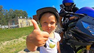 МОТОЦИКЛИСТЫ ДЕЛАЮТ ДОБРЫЕ ДЕЛА! ПРОКАТИЛ МЕЛКУЮ НА  BMW s1000rr