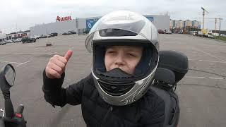 Как я учусь ездить на мотороллере в 11 лет. Школьник за рулём