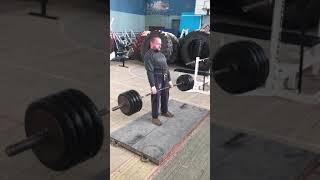 210 кг   на  3 повтора  Тяга из ямы в условиях самоизоляции