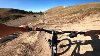 Велоспуск с гор Downhill & Freeride на двухподвесе Specialized status 1 Казахстан