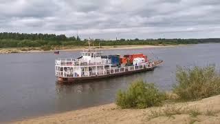 На переправе Сыктывкар-Седкыркещ застрял паром со скорой на борту