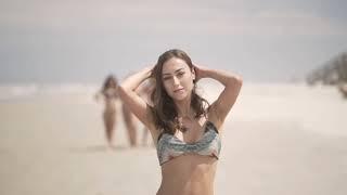 Девушки в бикини. Bikini girls