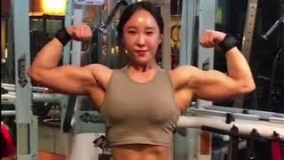 Женский бодибилдинг с одной Азиатской моделью №23. Female bodybuilding with one Asian model №23