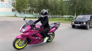 Мама с дочкой. МотоКсю. Усинск. Покатушки.