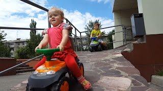 ☺ Покатушки на толокарах Racing on tolocars
