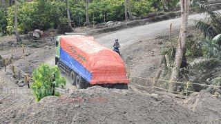 Truck angkutan semen Tonasa#lintas Sulawesi