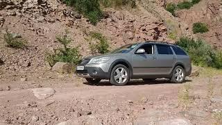 Покатушки бездорожье брод Skoda Octavia a5 Scout. 2020