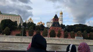 Прогулка на теплоходе за 175 рублей по Москве реке.