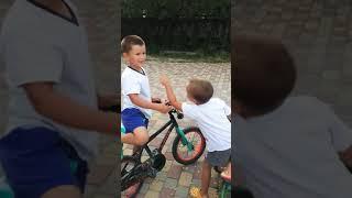 Покатушки на велике по набережной