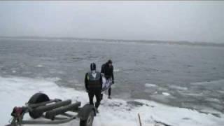 отморозззки на гидроцикле (в январе)